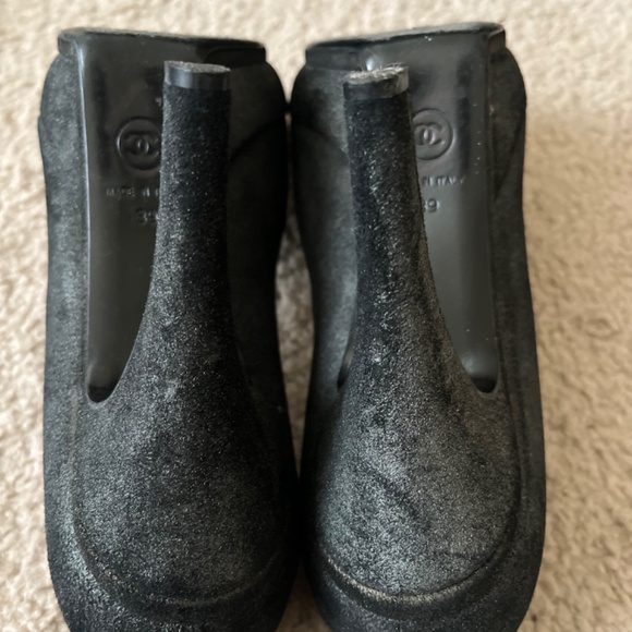 Chanel pump heels with platform - Picture 9 of 10